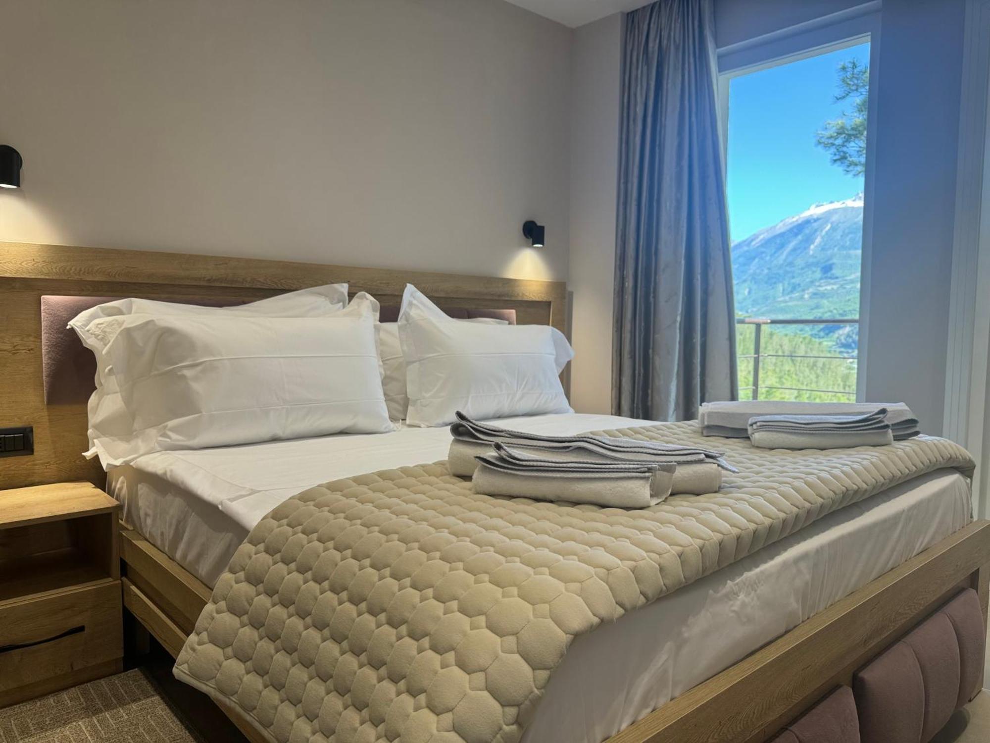 Hotel Kseal Përmet المظهر الخارجي الصورة